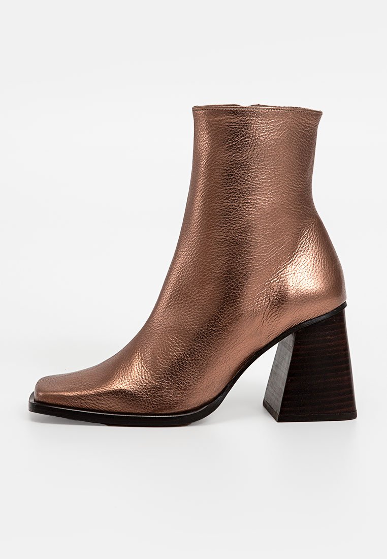 ALOHAS Enkellaarsjes met hoge hak koper ALOHAS Enkellaarsjes met hoge hak koper