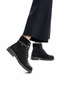 Refresh Botines con plataforma - black