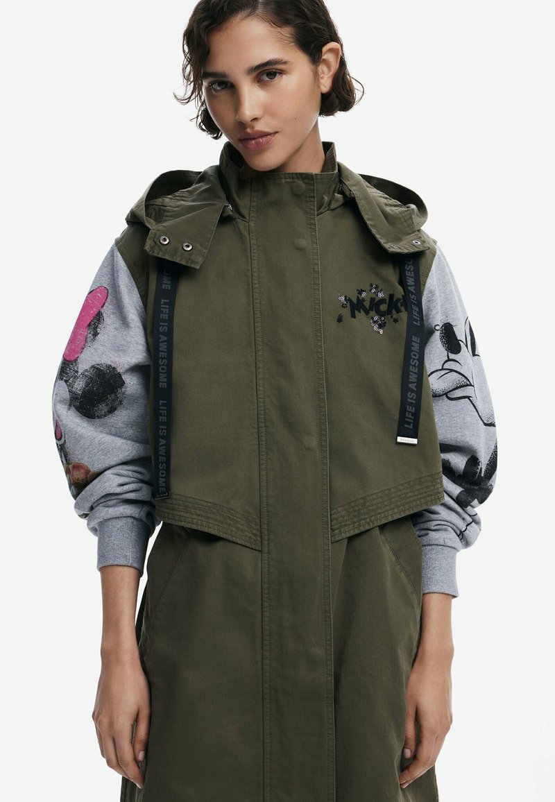 Veste Homme Desigual Avec Capuche - Taille S - Couleur Gris-vert - Occasion Très Bon état