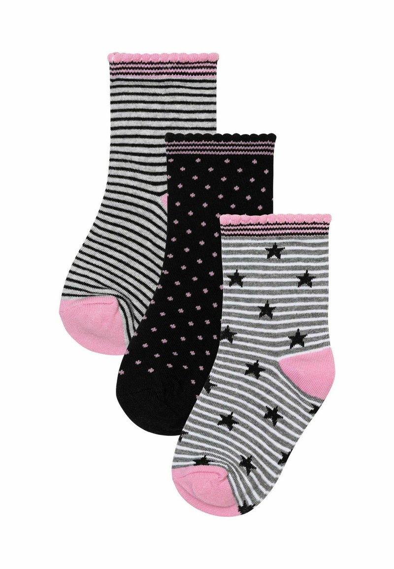 Trois paires de chaussettes pour enfants : une rayée noire et grise avec des accents roses, une noire à pois roses, et une grise rayée avec des étoiles noires.