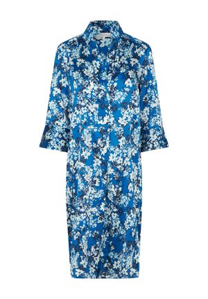 Blauwe bloemenjurk gemaakt van zijdeachtig weefsel, met een kraag, driekwart mouwen en een knielange snit met witte en donkerblauwe accenten.