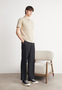GANT REGULAR FIT - Polokošeľa - concrete beige
