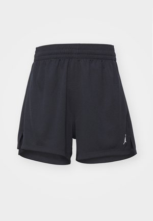 Schwarze Sportshorts aus strukturiertem Mesh-Material, mit elastischem Bund und seitlichen Schlitzen für optimale Bewegungsfreiheit. Mit einem weißen Logo am Saum.