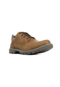 Zapatos de cuero marrón con cordones, punta redonda y suela de goma resistente con un patrón de zigzag. Diseño minimalista con cordones y ojales.