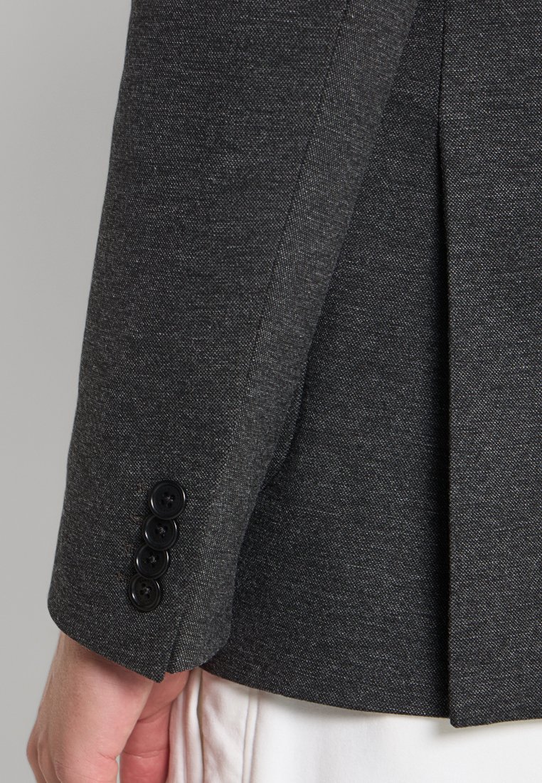 SLIM FIT