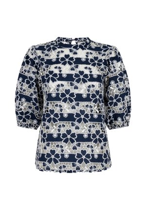Marineblauwe en witte kanten blouse met bloemenmotief, pofmouwen, ronde halslijn en knoopsluiting aan de achterkant.