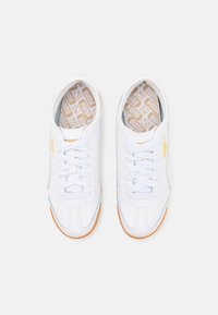 Puma ROMA REVIVAL UNISEX - Tenisky - white/warm white