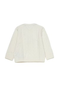 Maglione in lana bianca a maglia intrecciata, disteso e mostrato dal retro, con maniche lunghe e polsini e orlo a coste.