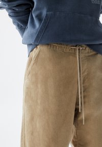 PULL&BEAR Träningsbyxor - beige