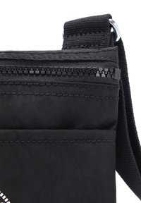Kipling GIB CEN - Taška s příčným popruhem - black