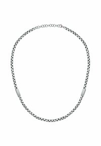 Collana in argento con maglie alternate rotonde e piatte, caratterizzata da un elemento di chiusura rettangolare e una texture liscia.