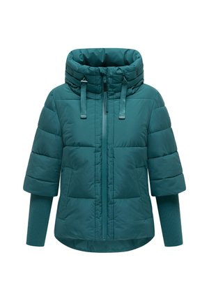 Veste matelassée bleu sarcelle avec manches courtes par-dessus des manches longues en maille, col montant avec cordons et fermeture éclair devant.