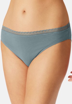 Lichtblauwe katoenen bikini slipjes met kantafwerking aan de tailleband; gladde textuur; eenvoudig, klassiek ontwerp.