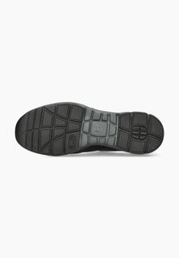 Semelle de chaussure en caoutchouc noir avec un motif de bande de roulement texturé, comportant des rainures flexibles et une section centrale lisse pour une adhérence et une stabilité optimales.