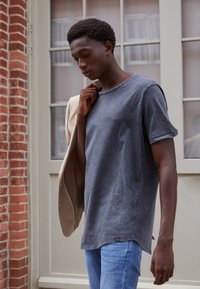 Lee SHAPED TEE - T-shirt básica - charcoal