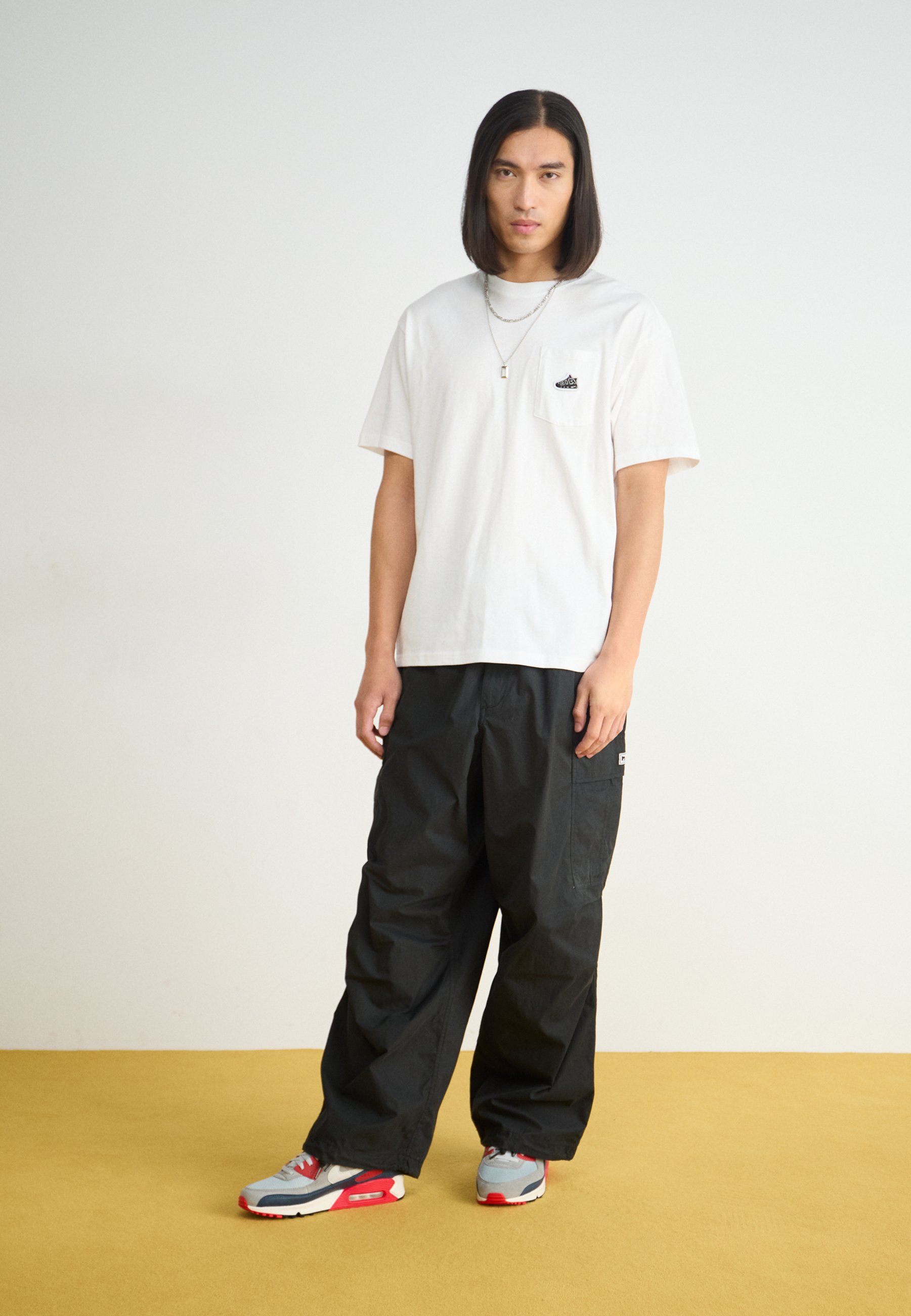 air max 90 red outfit