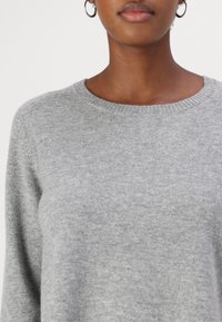 Repeat - Sweter