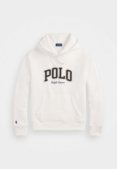 Felpa bianca con cappuccio realizzata in misto cotone, con tasca frontale, cappuccio regolabile e logo "POLO" blu navy con accenti dorati.
