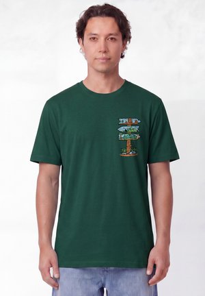 watapparel, ADVENTURE IS EVERYWHERE UNISEX - T-shirt imprimé - glazed green
