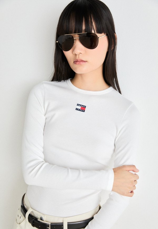 SLIM BADGE TEE - Long sleeved top - ecru3