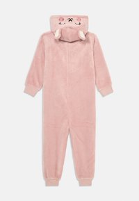 Zachte roze fleece onesie met lange mouwen, omgeslagen polsen en enkels, en een capuchon met een slapende konijnengezicht en hangende oren.