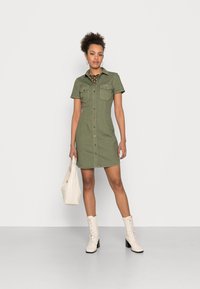 Noisy May NMJOYS DRESS - Vestido camiseiro - kalamata