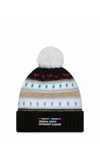 Strickmütze mit einem weißen Bommel, bunten Pfeilmustern und einem schwarzen Bündchen mit einem Logo-Patch "Crucial Catch Intercept Cancer".