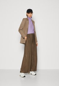 Samsøe Samsøe UMA  - Auduma bikses - major brown