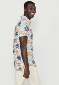 Koroshi Marškiniai - crudo off white
