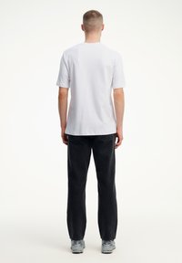 Elementy LUCA biały