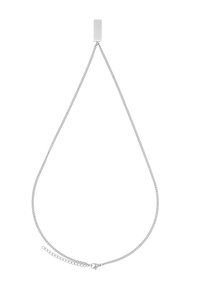 Zilveren ketting met een glad rechthoekig hanger. De ketting heeft ingewikkelde schakels en een veilige sluiting om te vergrendelen.