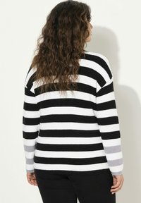 Ulla Popken LONG SLEEVE - Maglione - black