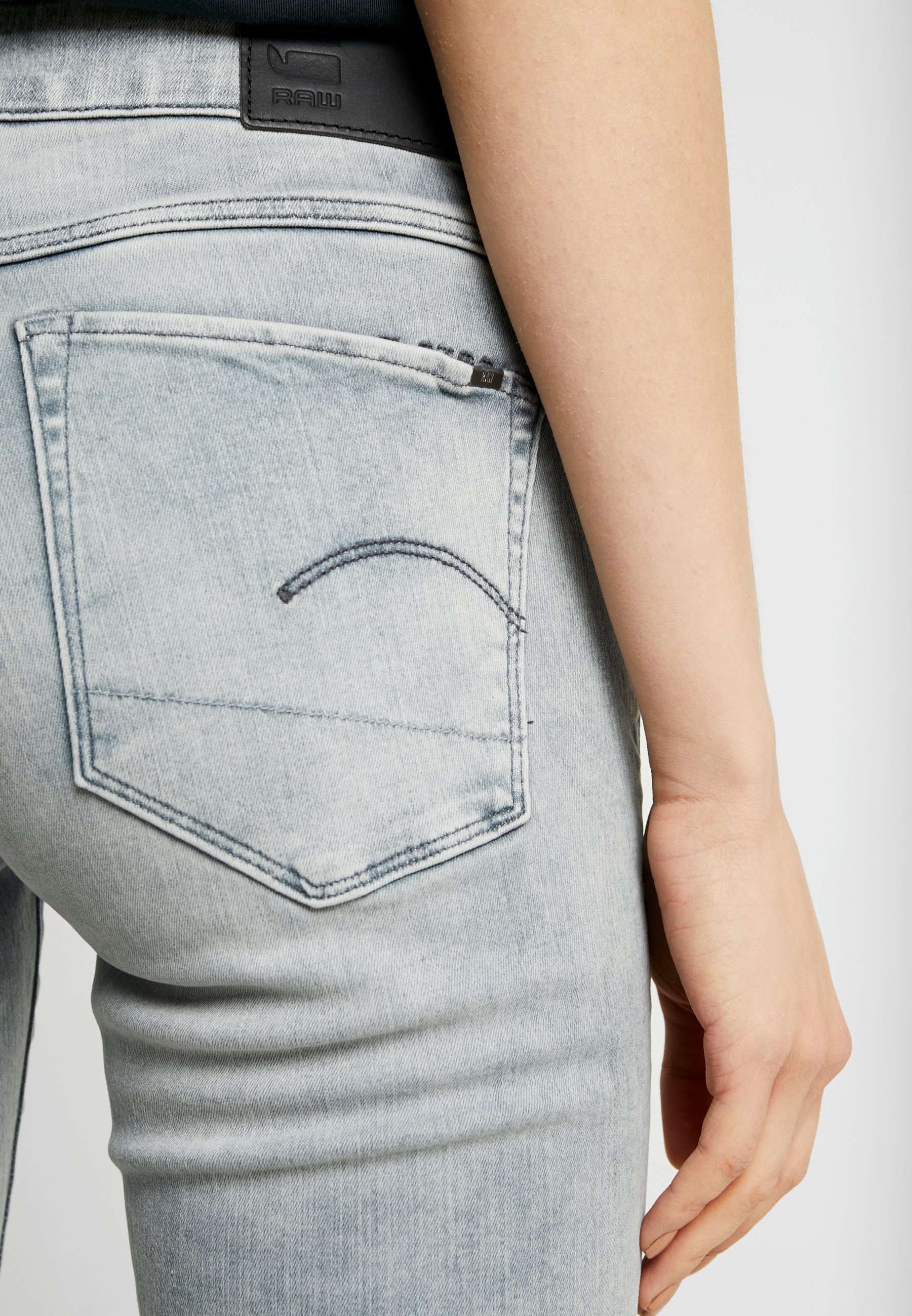 G-Star 3301 Mid Skinny Ankle Jeans Donna - Denim Essenziale A Vita Media Con Orlo Sfilacciato