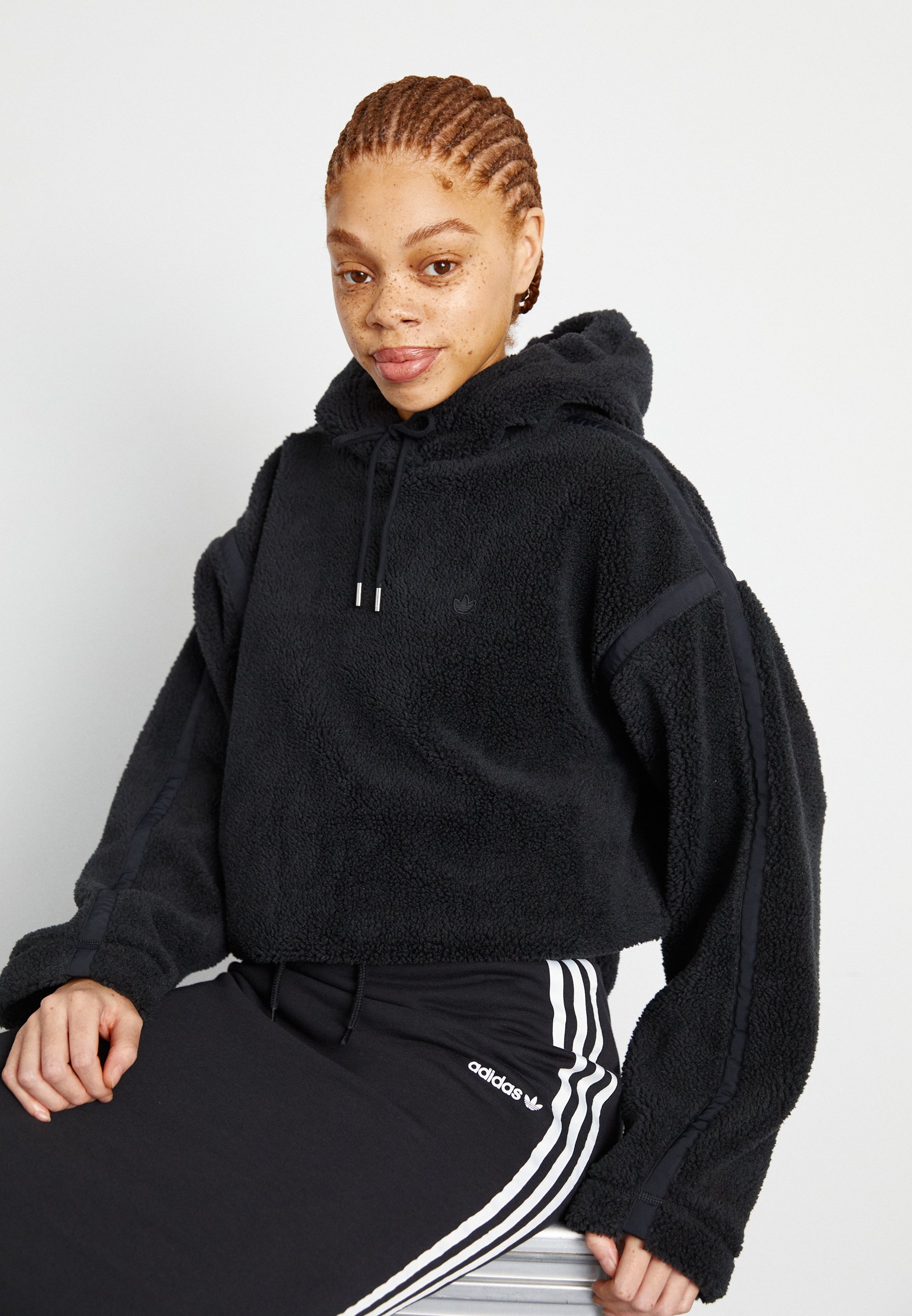 adidas originals sweat sherpa small logo