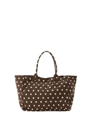 Bolsa tote de tela marrón con lunares blancos y dos asas, mostrada sobre un fondo blanco liso.