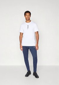 Nike Performance TOTTENHAM HOTSPUR CREST TEE - Klubbklær - white