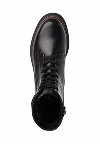 Černá kožená kotníková bota s hladkým povrchem, kulatou špičkou, šněrováním, bočním zipem a kontrastním prošíváním podél podešve.