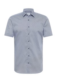 Camicia a maniche corte con bottoni in un motivo geometrico blu navy e bianco, realizzata in tessuto con una texture liscia, dotata di colletto a punte e bottoni neri.