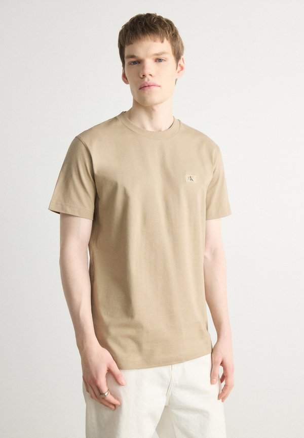 WOVEN LABEL REGULAR TEE - Basic T-shirt - tree house