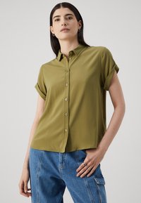 Samsøe Samsøe MAJAN SHIRT - Blúzka so zapínaním na gombíky - olive