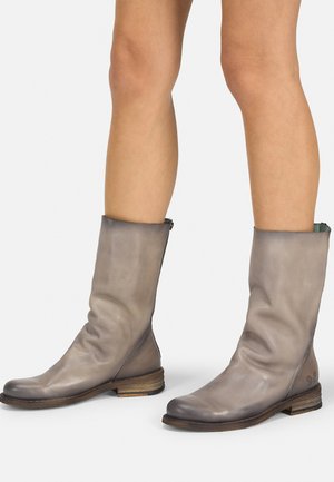 Boots - lead grey