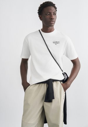 GRAPHIC SLOGAN RELAXED TEE - Μπλουζάκι με στάμπα - white