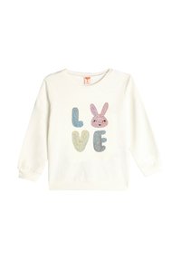 Witte sweatshirt met het woord "LOVE" in kleurrijke, textuurrijke letters en een konijnenafbeelding. Lange mouwen met geribde manchetten.