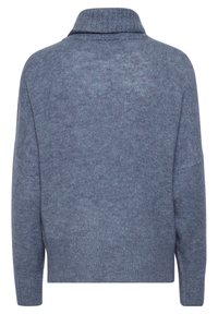 Weicher blauer Rollkragenpullover mit langen Ärmeln und gerippten Bündchen, Saum und Kragen, von hinten auf einem einfarbigen Hintergrund gezeigt.