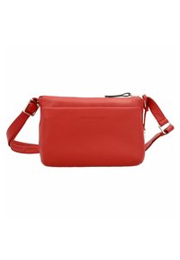 Borsa a tracolla rossa in pelle con forma rettangolare, chiusura con zip, tracolla regolabile e logo del brand impresso sul fronte. Texture liscia.