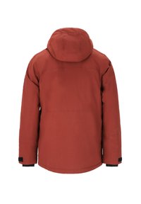 Rote Outdoor-Jacke, strukturiertem Stoff, Kapuze und verstellbaren Bündchen. Rückansicht ohne sichtbare Logos oder Muster. Einfaches Design.