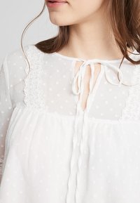 VILA Pusero - off-white