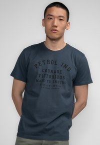 Petrol Industries Triko s potiskem - midnight blue