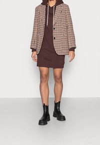 GAP Denní šaty - dark brown