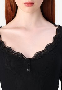 BDG Urban Outfitters DIANA - Top dugih rukava - black